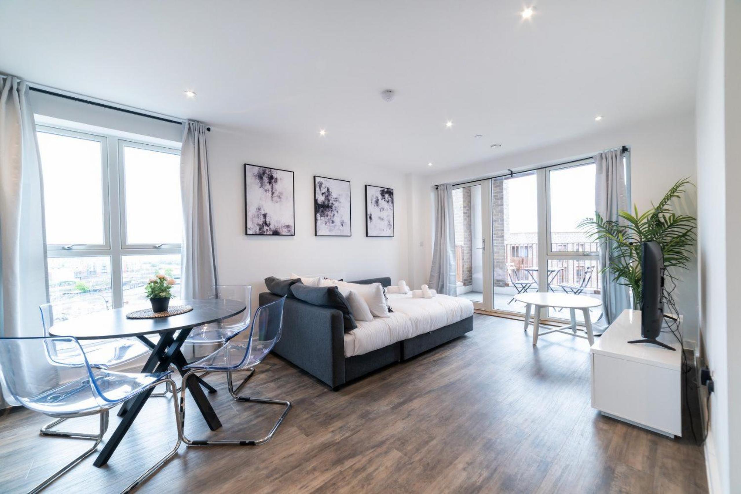 Swift Retreat in Barking