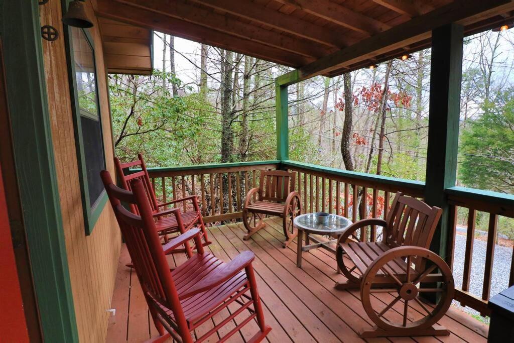 Alpine Mountain Sweetheart Cabin Jacuzzi #6 view 5