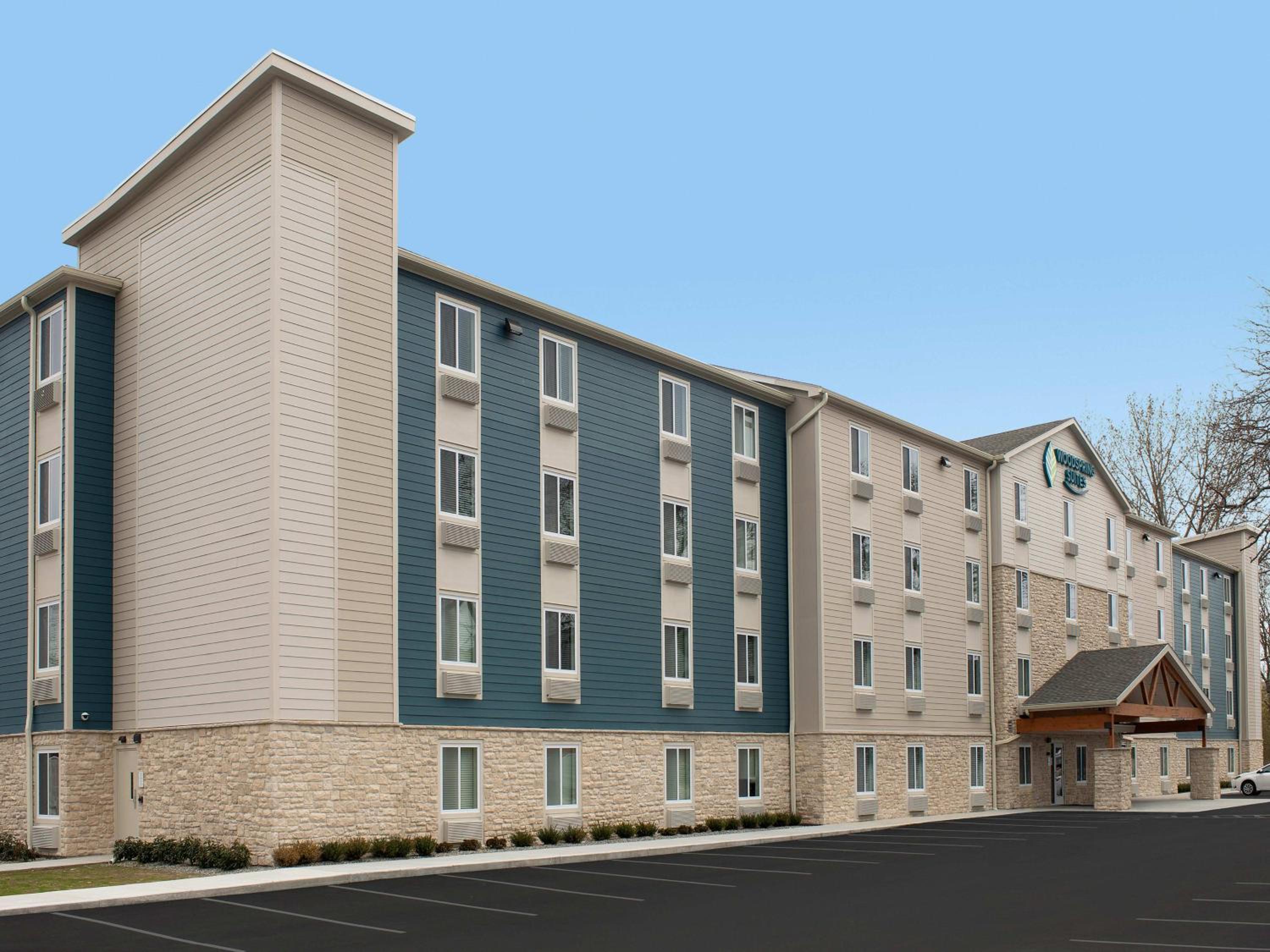 Kansas City Vacations - WoodSpring Suites Kansas City Airport - Property Image 16