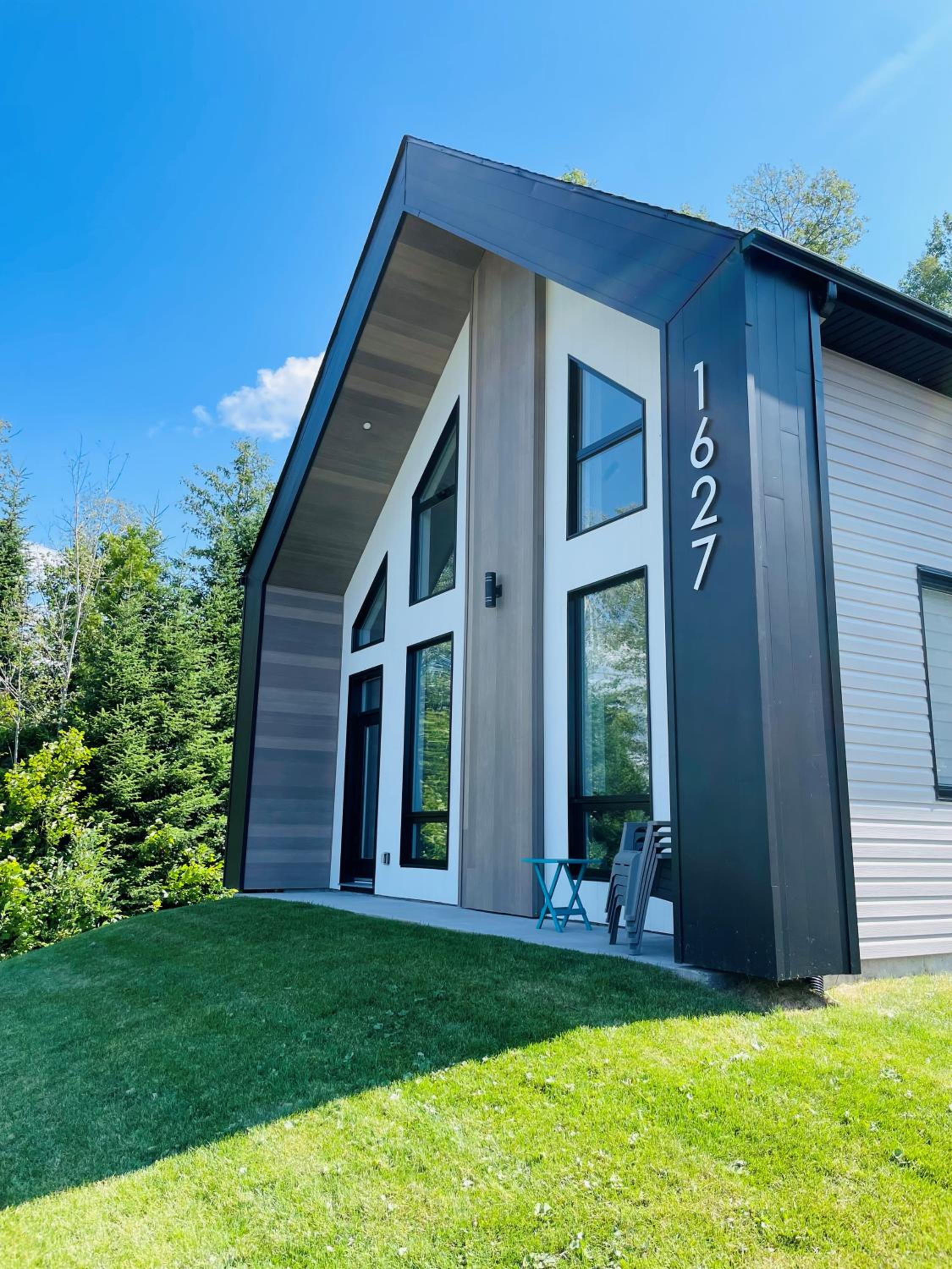 Le Jarret Noir! Chalet NEUF en nature SPA/Vue Lac