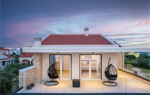 Luxurious beachfront Villa with sea view - by TA Leut Agency view 5