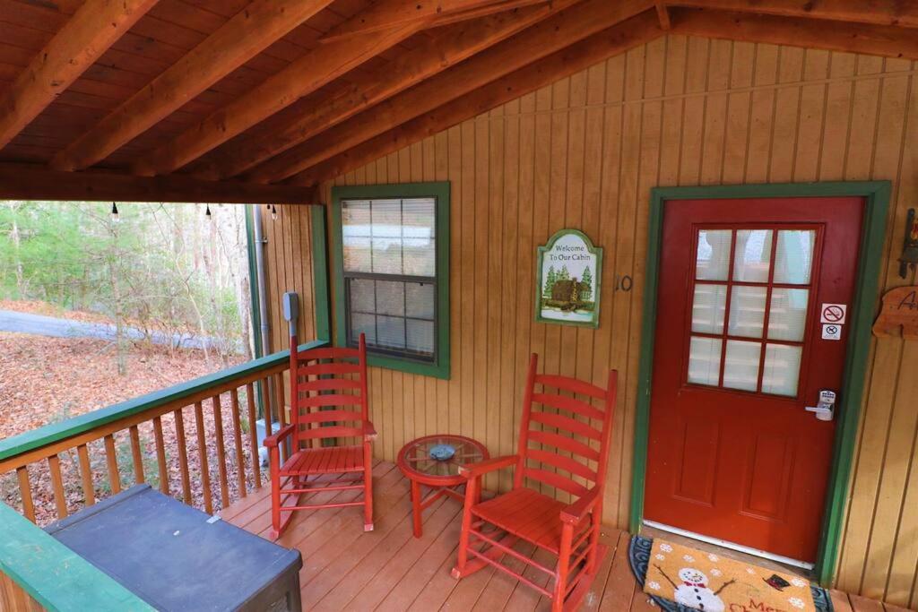Mountain Cabin 2B Jacuzzi #10 view 3