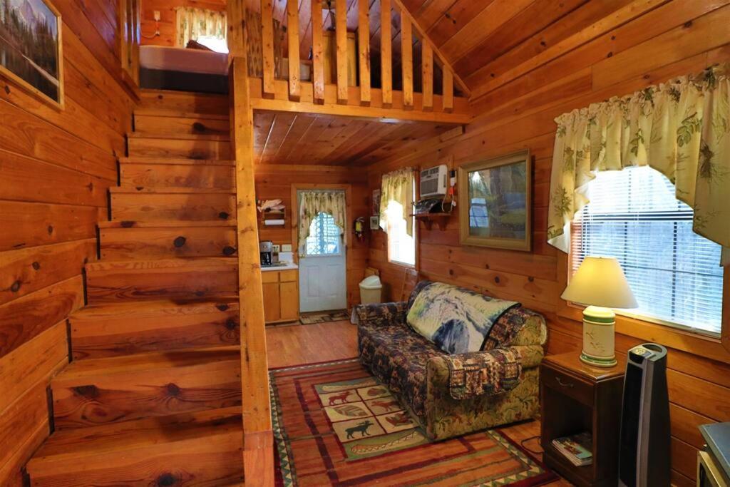 Mountain Cabin 2B Jacuzzi #10 view 5