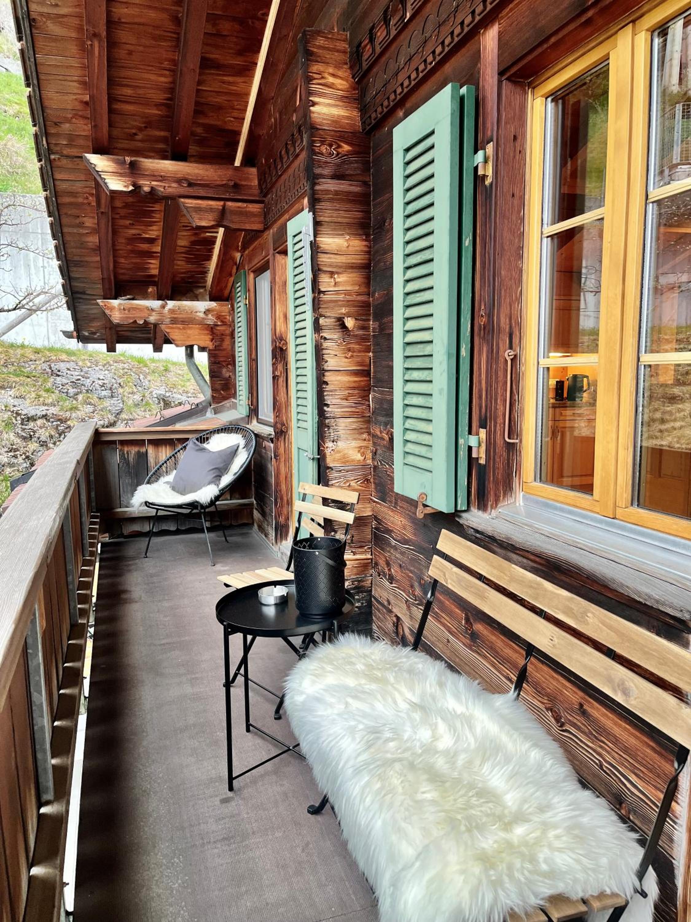 zentrale, gemütliche Wohnung im Schweizer Stil I Bergblick