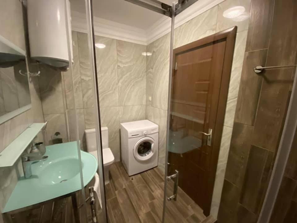 1BR Flora