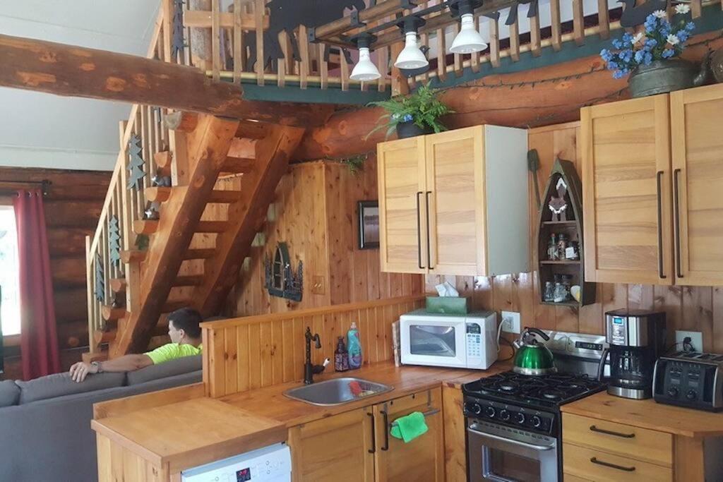 Lakefront Cottage in Muskoka