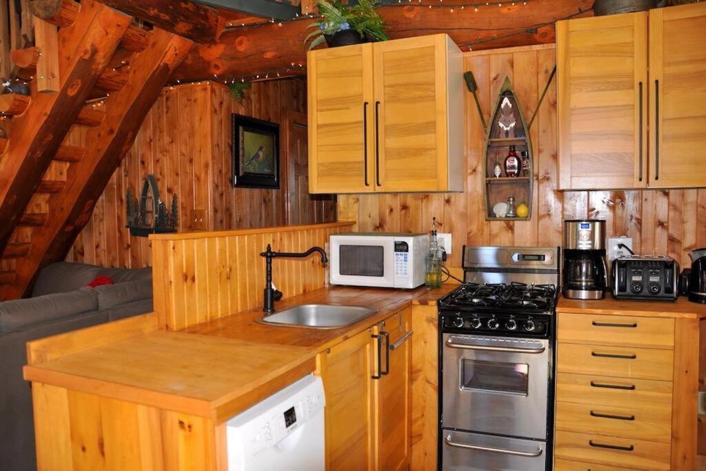 Lakefront Cottage in Muskoka