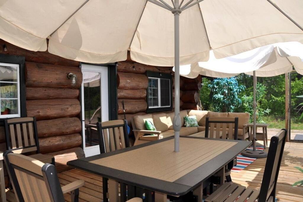 Lakefront Cottage in Muskoka