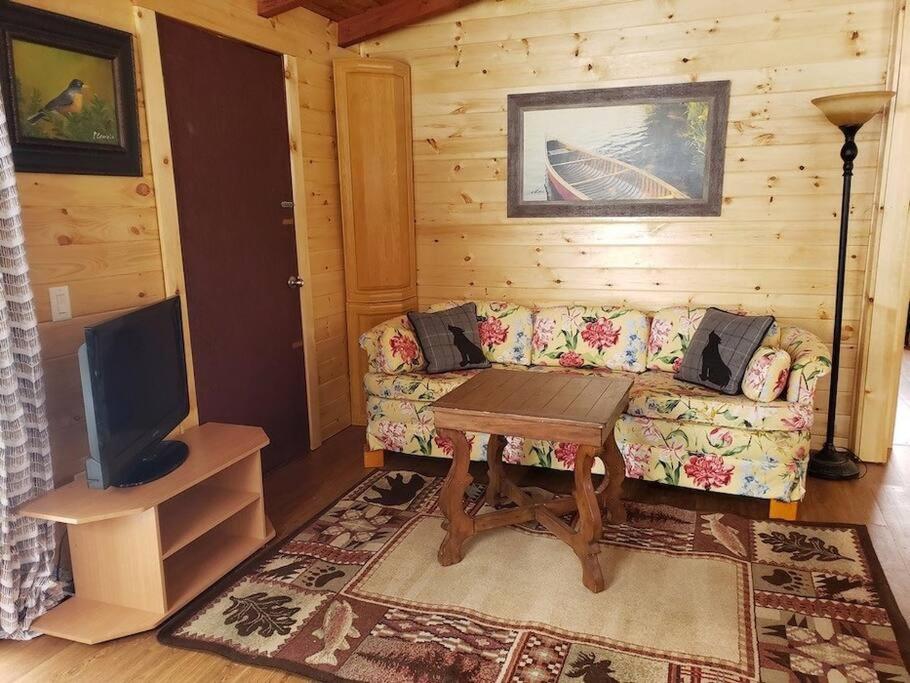 Lakefront Cottage in Muskoka