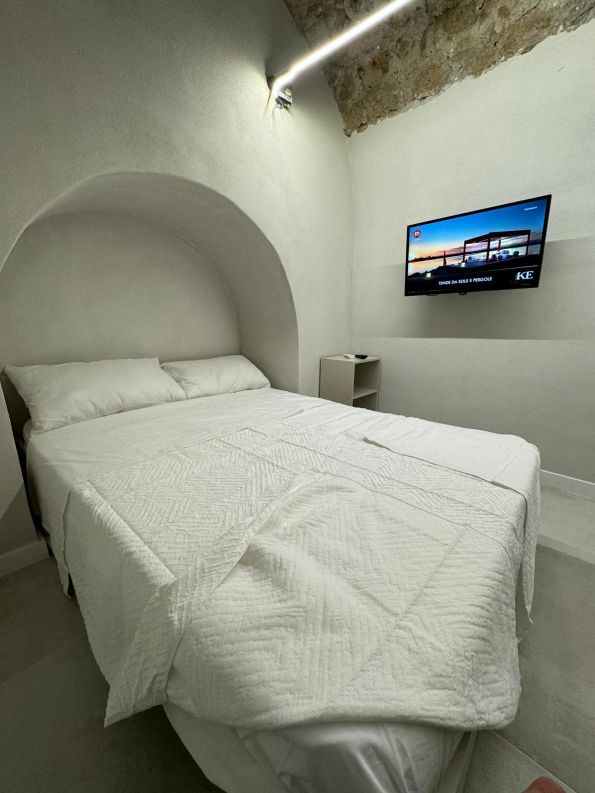 Orange heart room