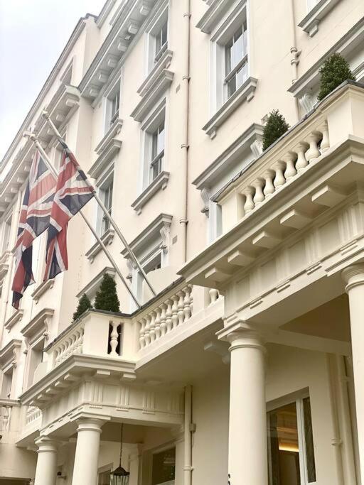 Spacious studio, 5 mins to Victoria station, Central London