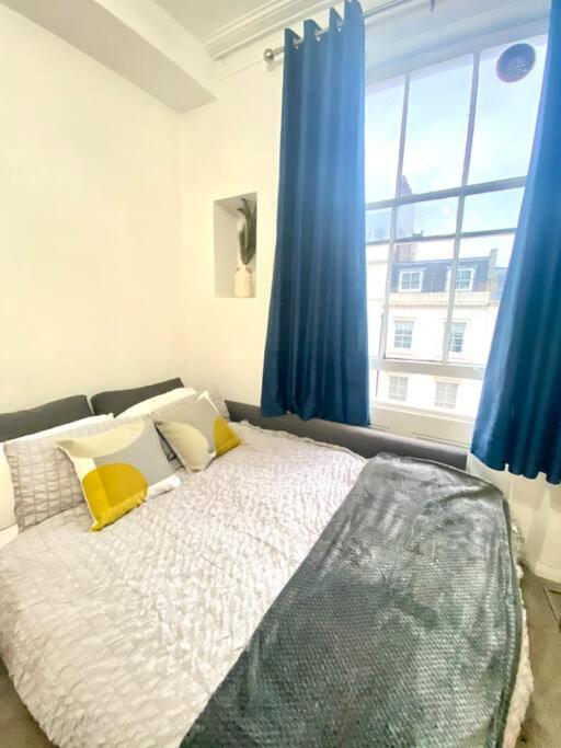 Spacious studio, 5 mins to Victoria station, Central London
