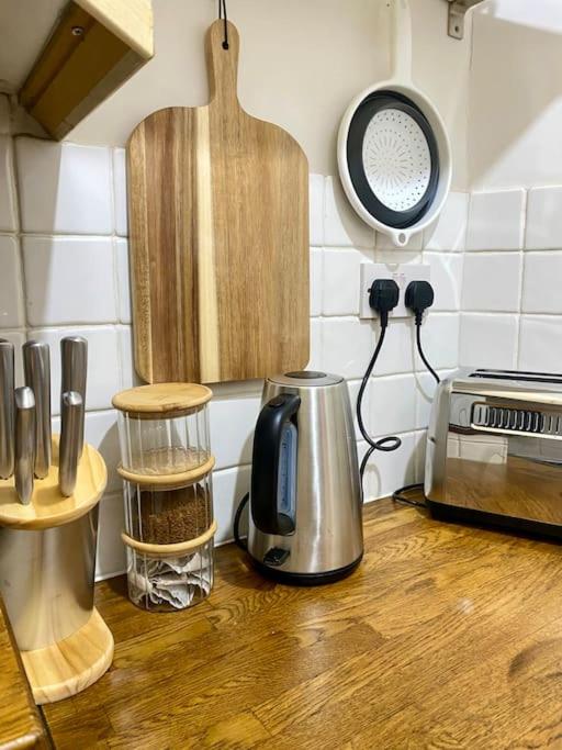 Spacious studio, 5 mins to Victoria station, Central London