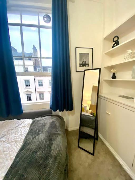 Spacious studio, 5 mins to Victoria station, Central London