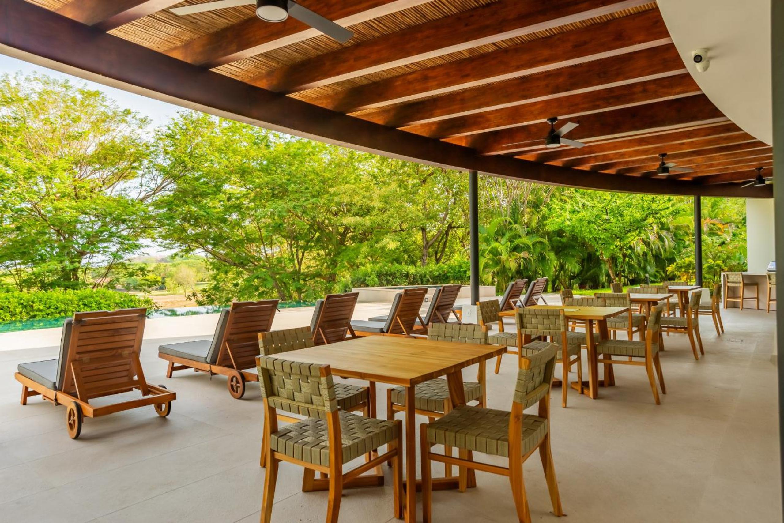 Adults Only 4BR Penthouse w Partial Ocean View, Carao Reserva Conchal