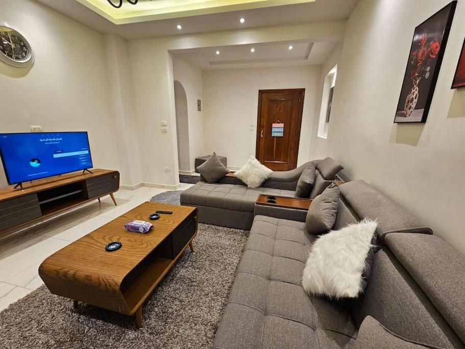 Downtown Cairo 1BR Flat- 86
