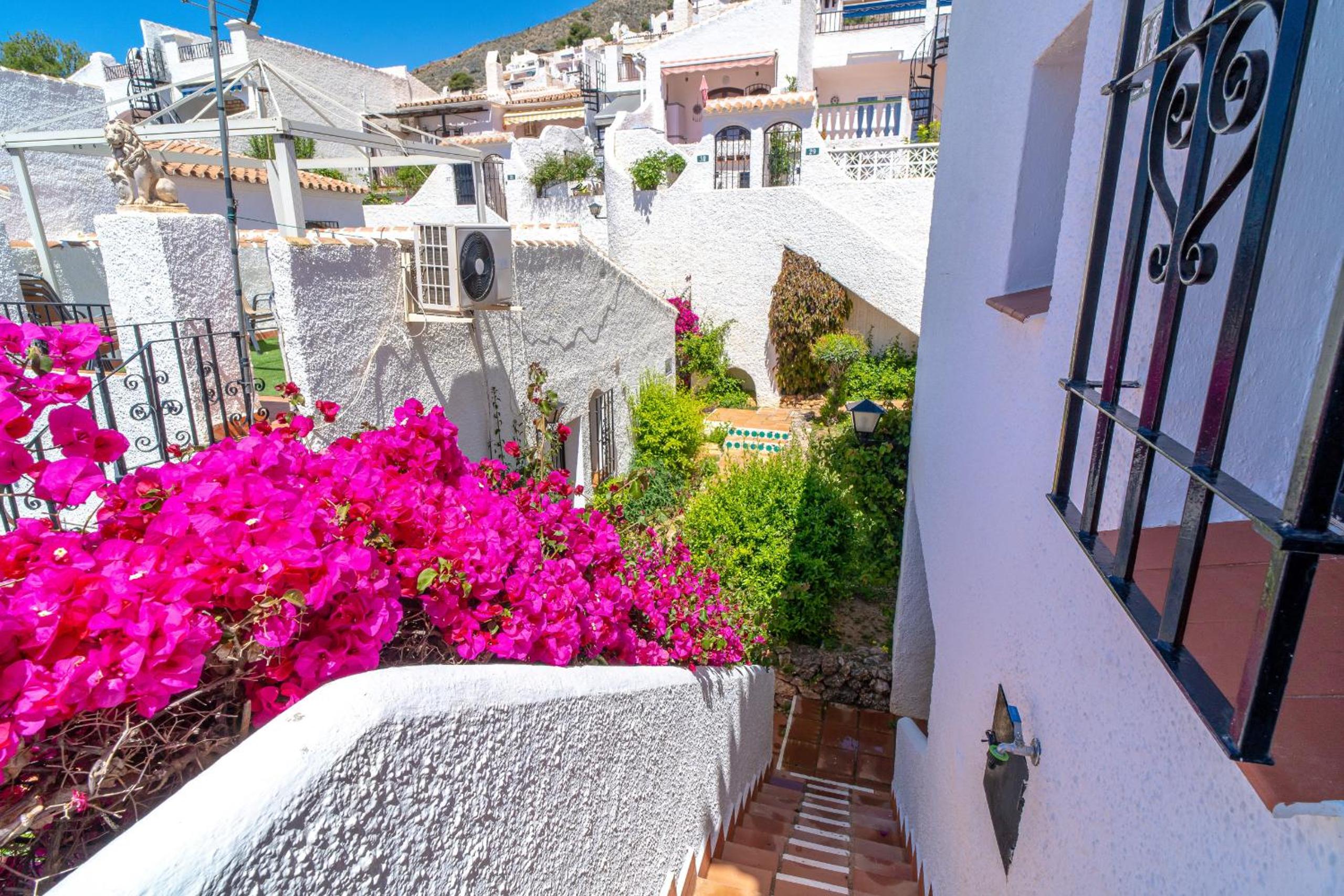 Hibiscos Seaview Terrace by Casasol