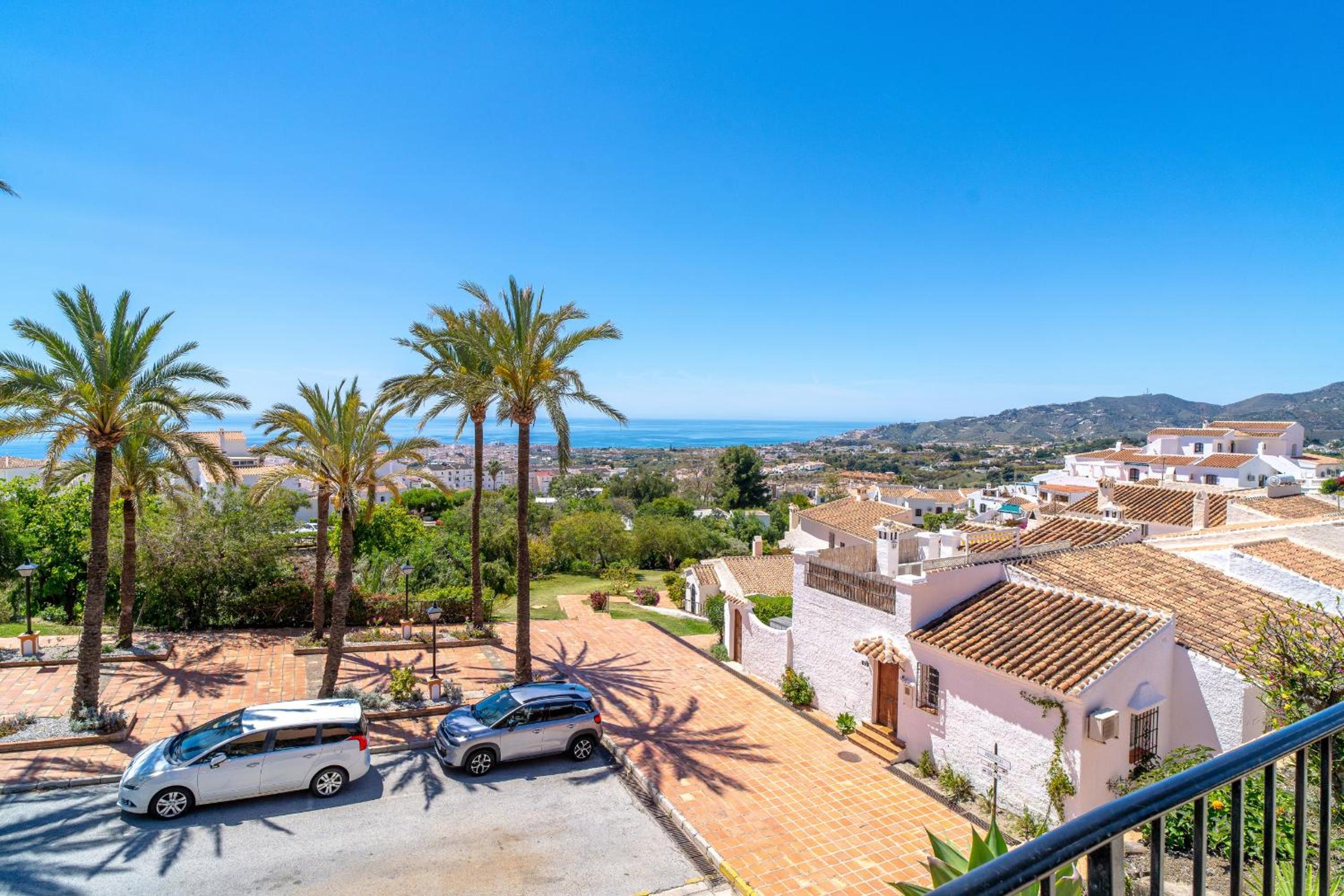 Hibiscos Seaview Terrace by Casasol