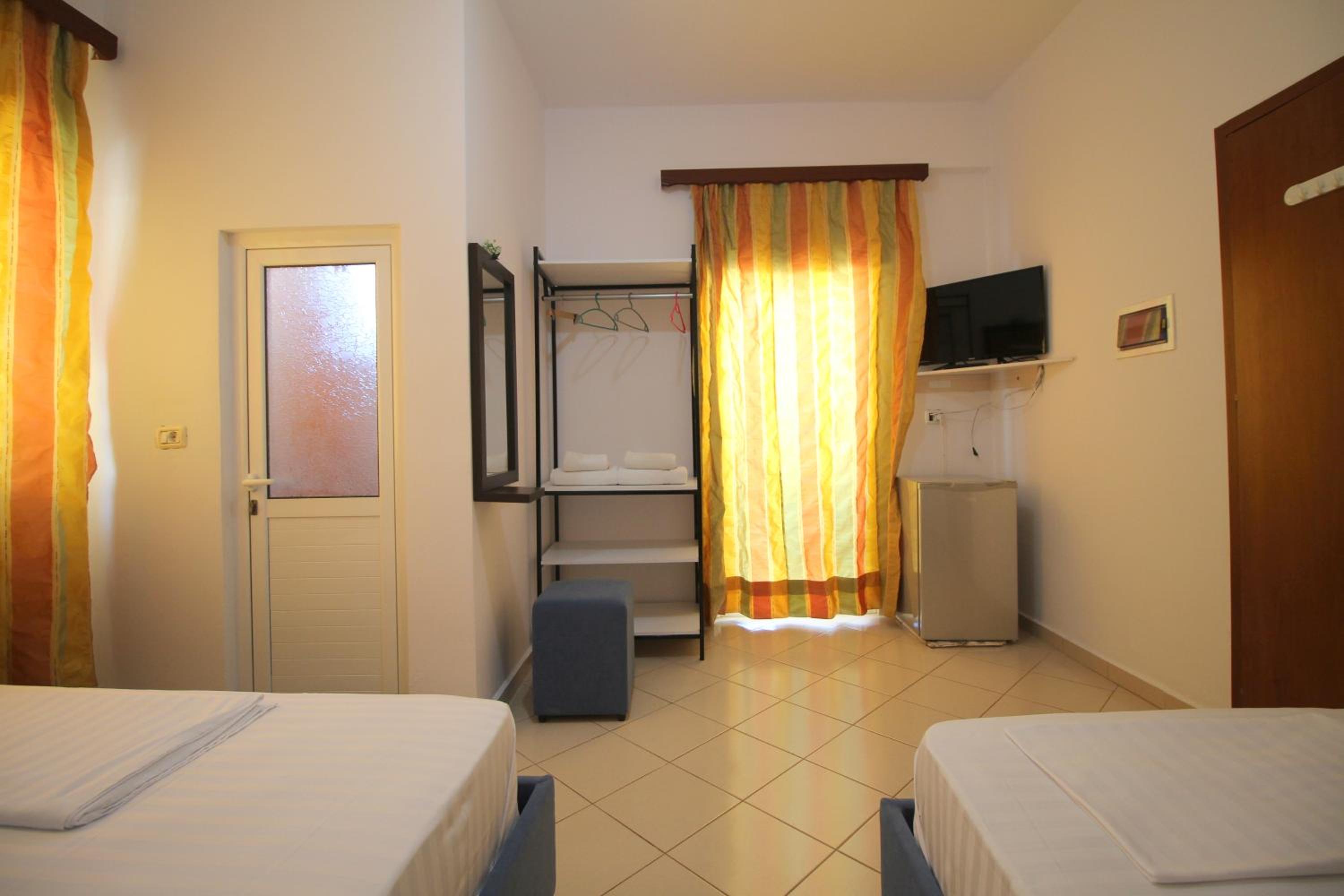 Lengu Holidays Houses