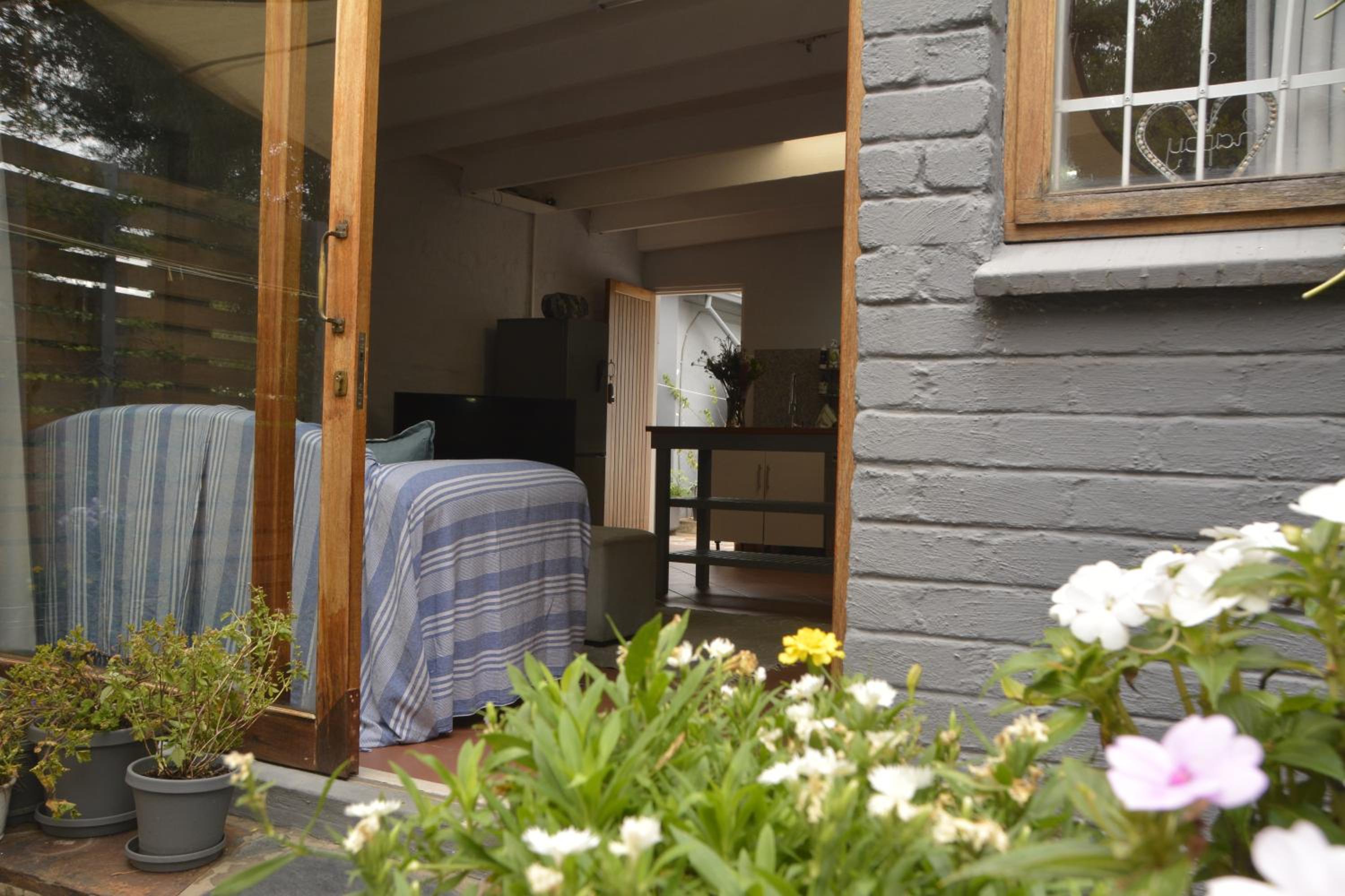 Pender House Cottage Melrose
