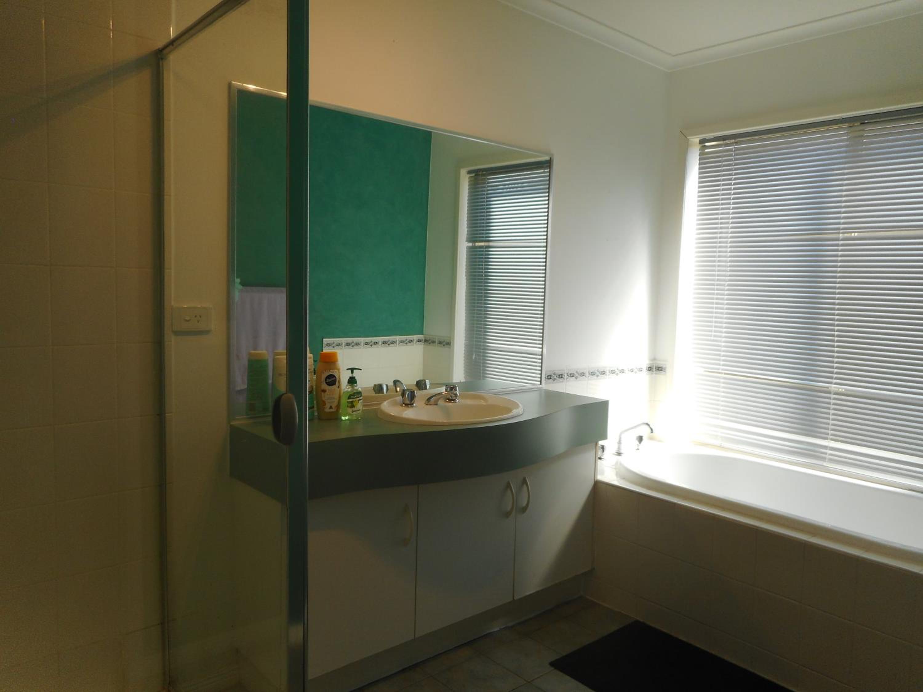 A Unique Holiday Home between Avalon Airport and Melbourne CBD