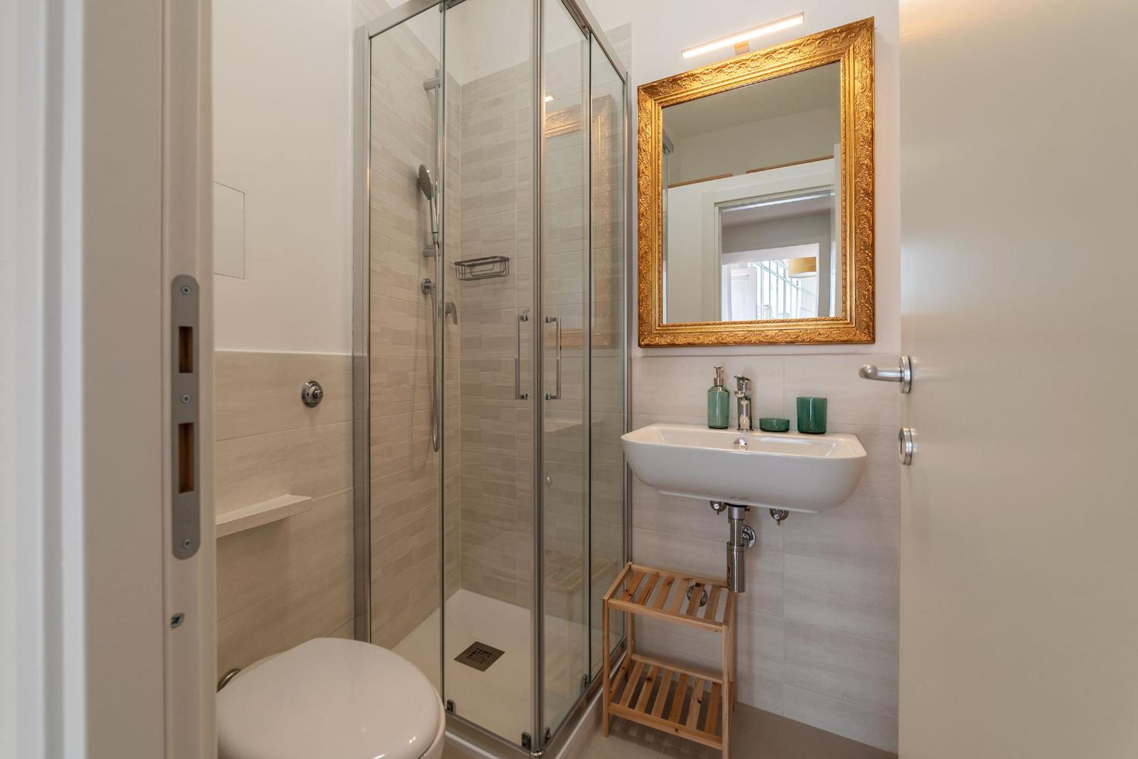 2 BR Flat with Vatican Terrace