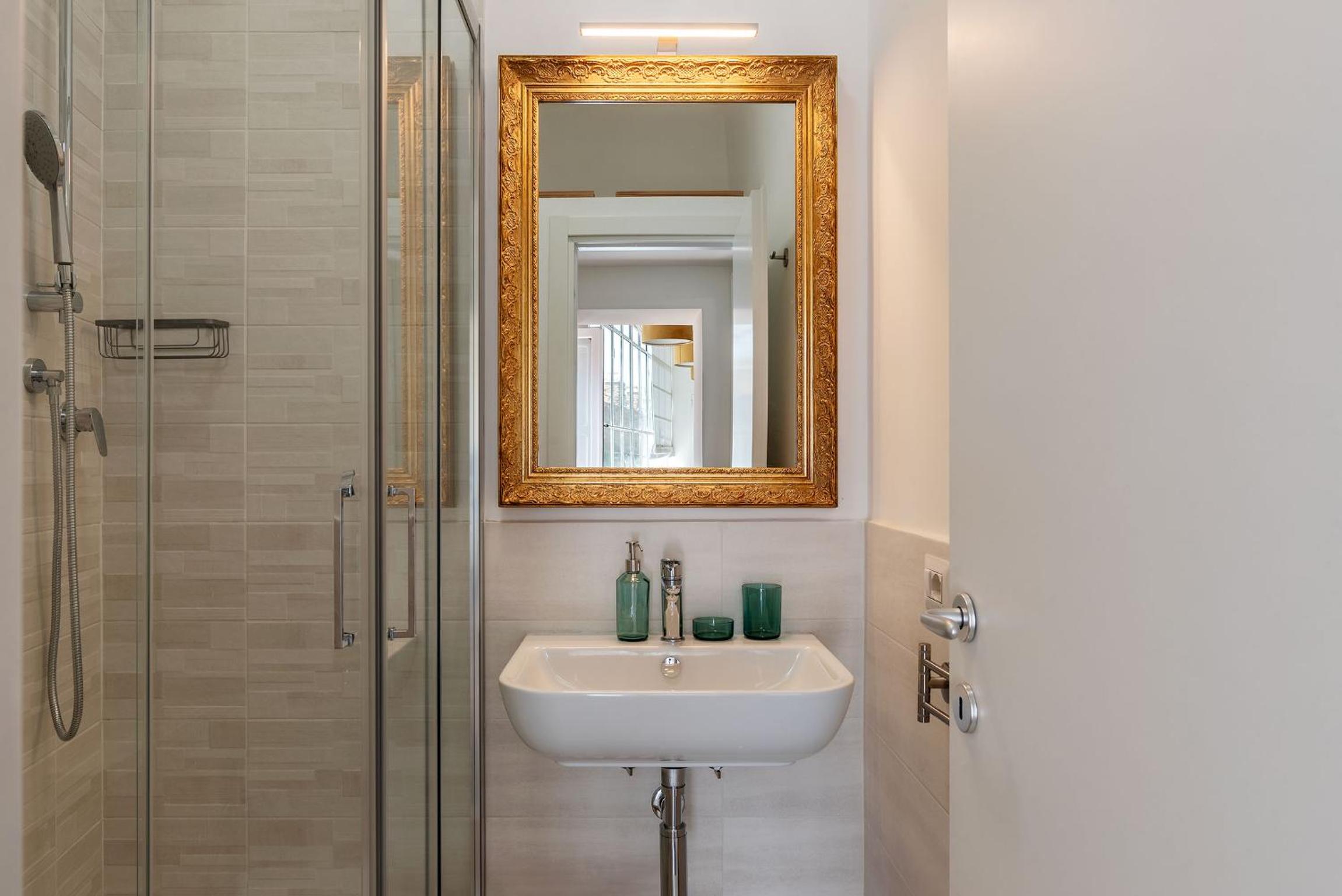 2 BR Flat with Vatican Terrace