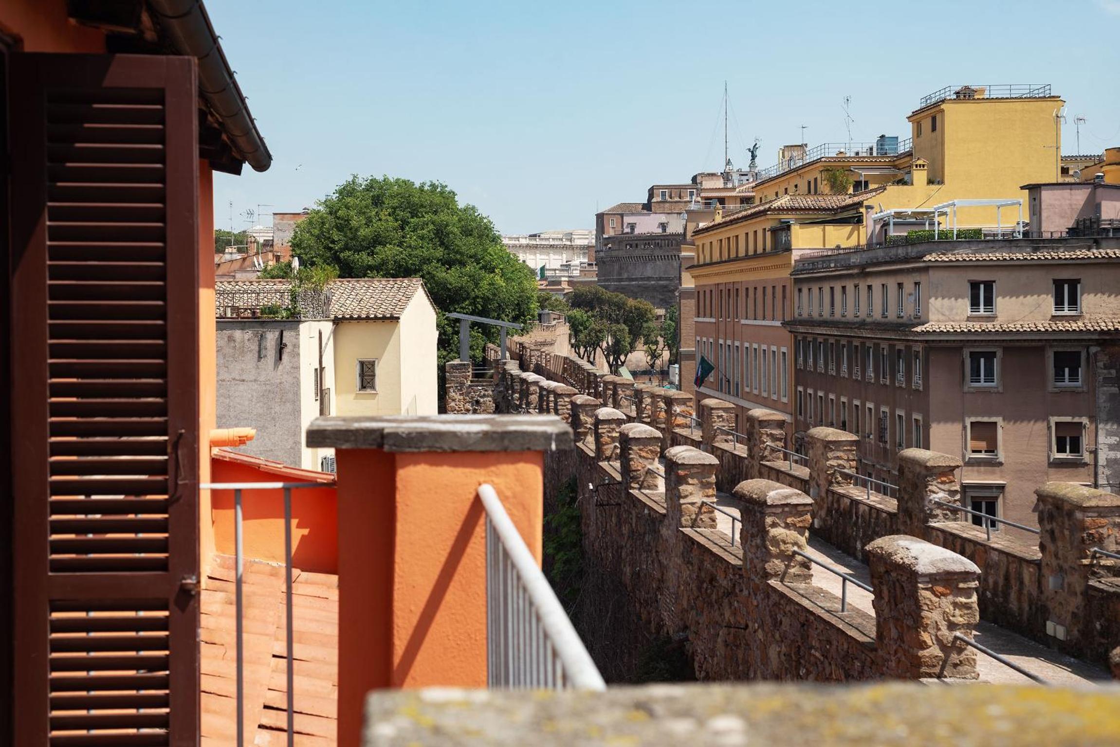 2 BR Flat with Vatican Terrace