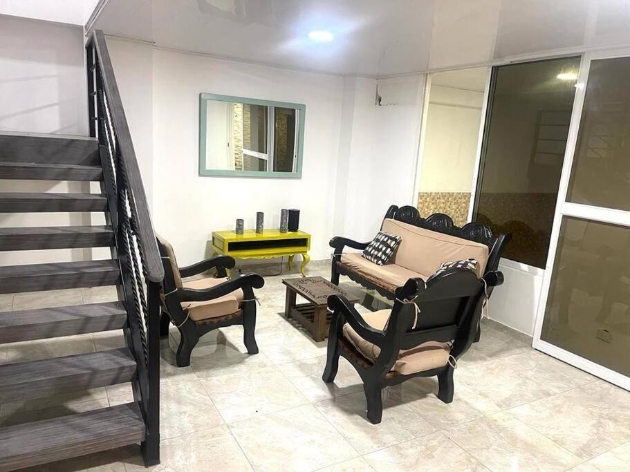 Casa con piscina en zona urbana - San Martín