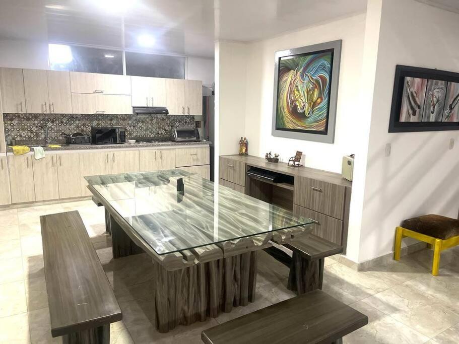 Casa con piscina en zona urbana - San Martín