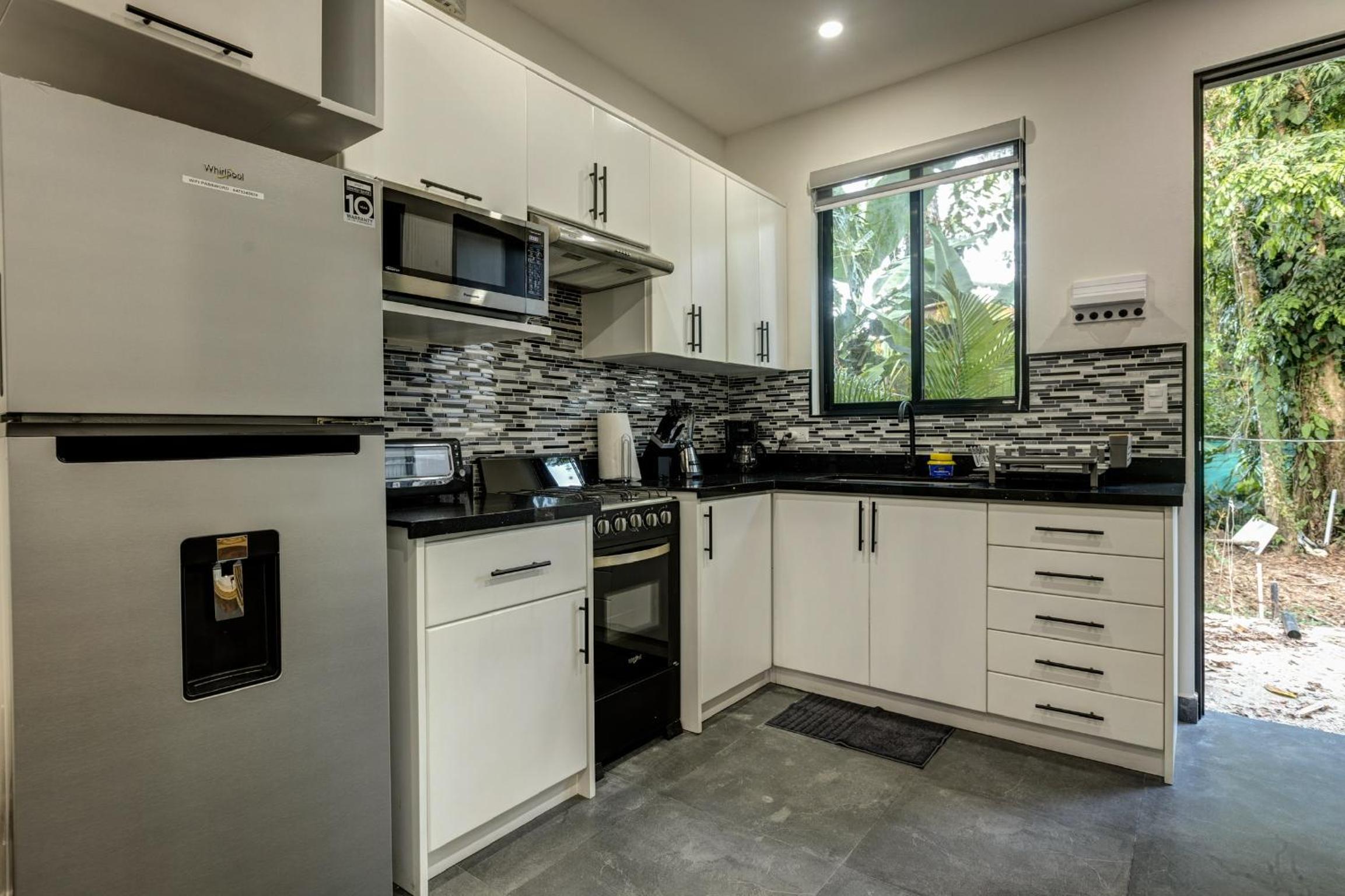 Villa Colibri - Private 1 bedroom Studio/Bachelor
