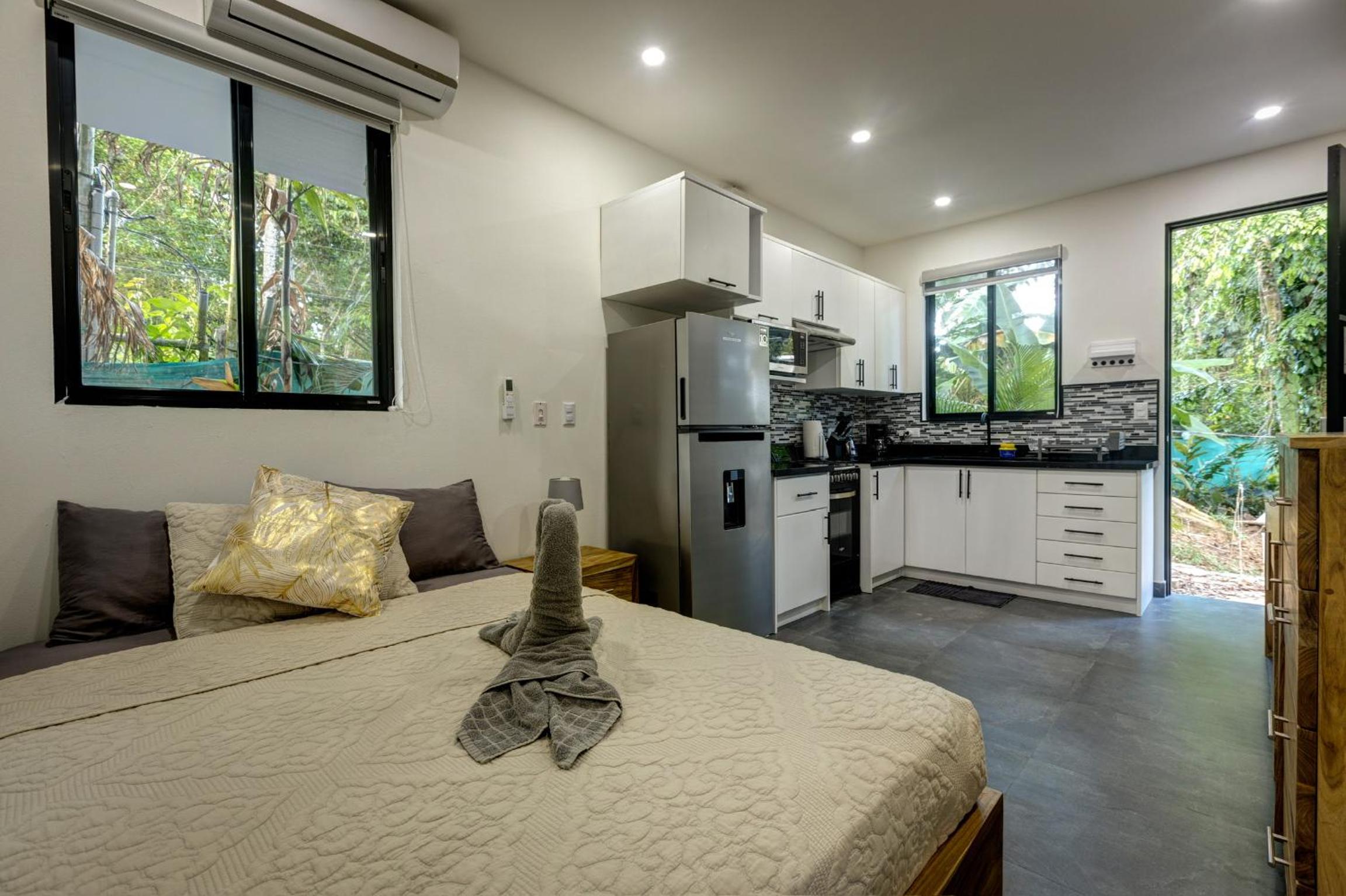 Villa Colibri - Private 1 bedroom Studio/Bachelor