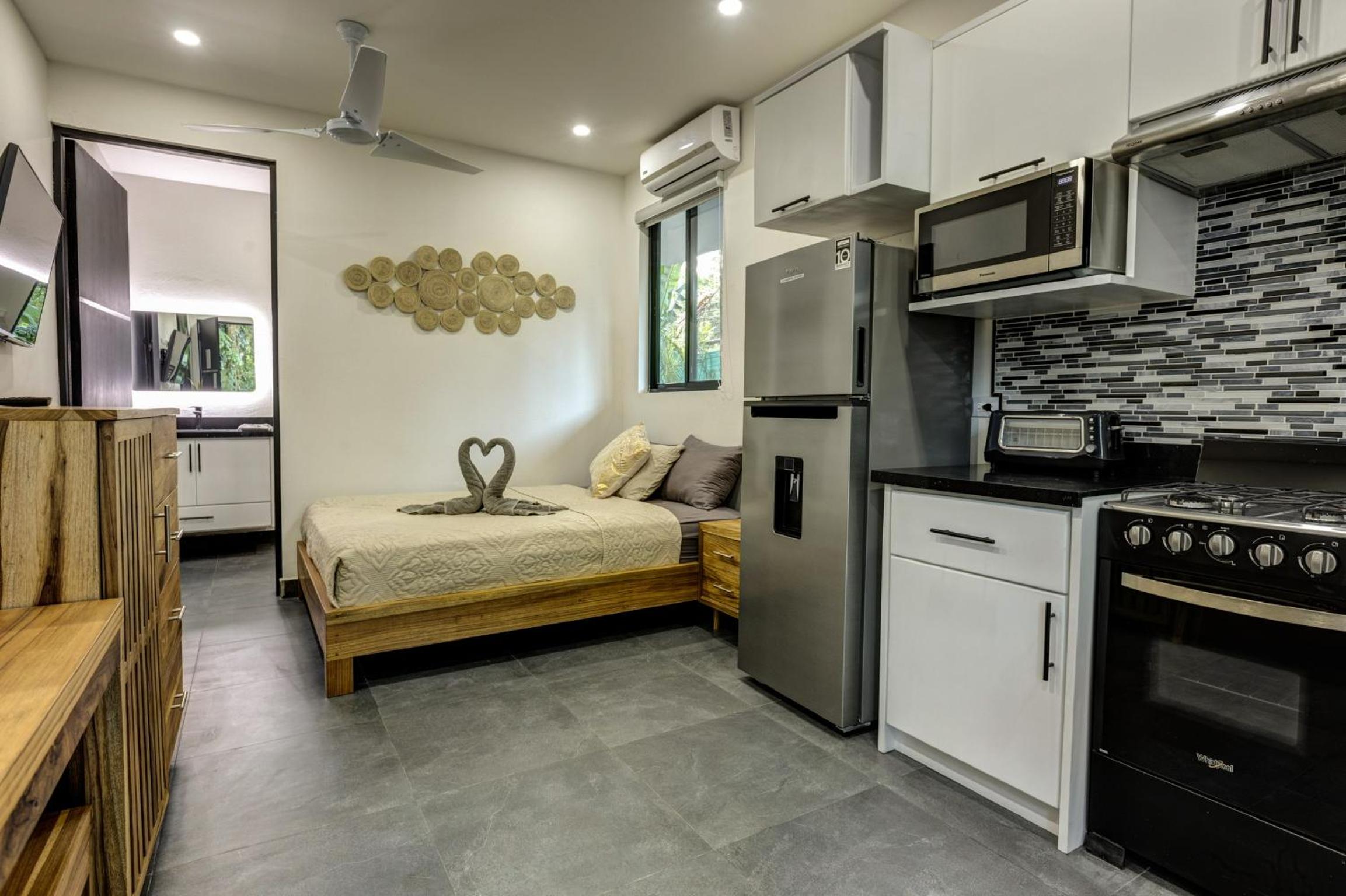 Villa Colibri - Private 1 bedroom Studio/Bachelor
