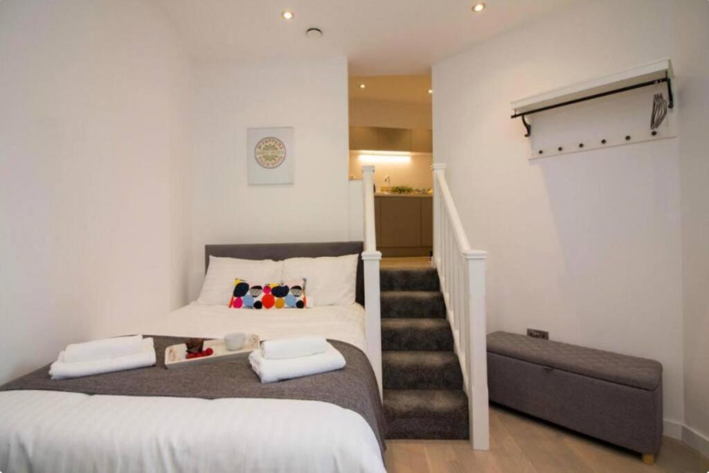 Victoria street apartment Sleeps 2 view 3