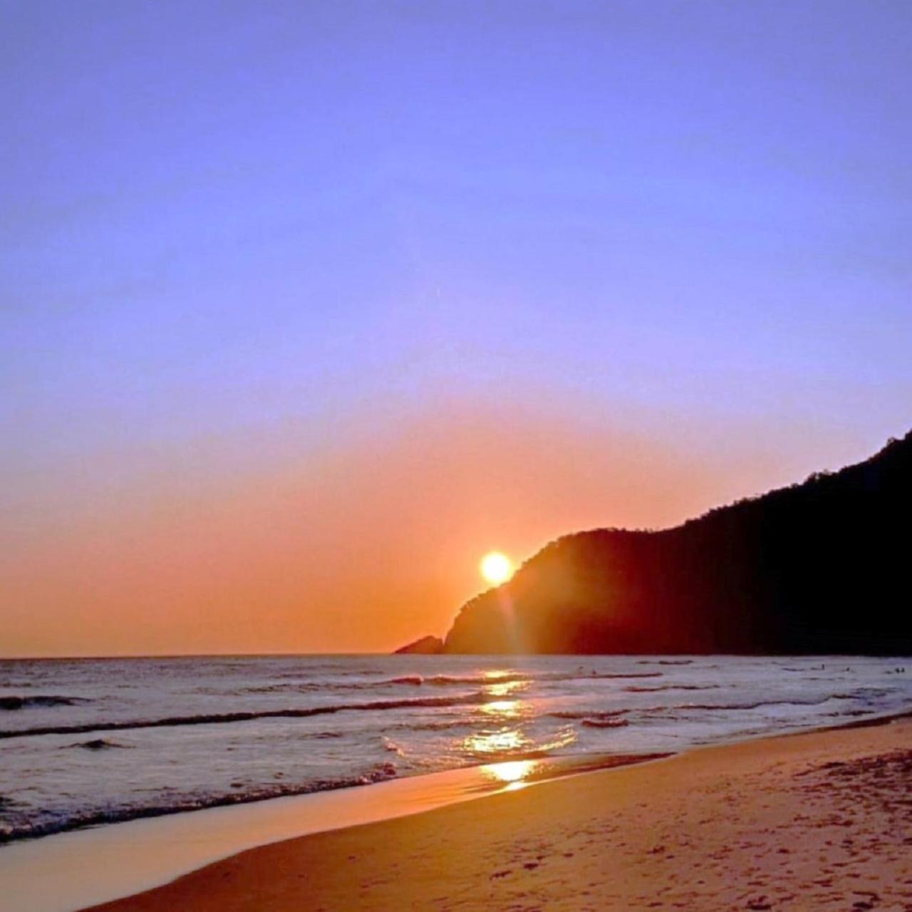 Casa a uma quadra da praia Maresias