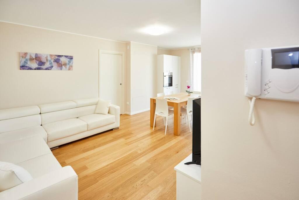 Lux Apartment Aviano Centro AC Parking view 5