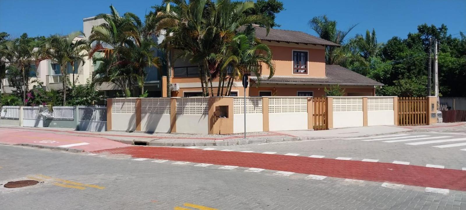 Casa no centro da praia de Mariscal perto do mercado e comércio em geral