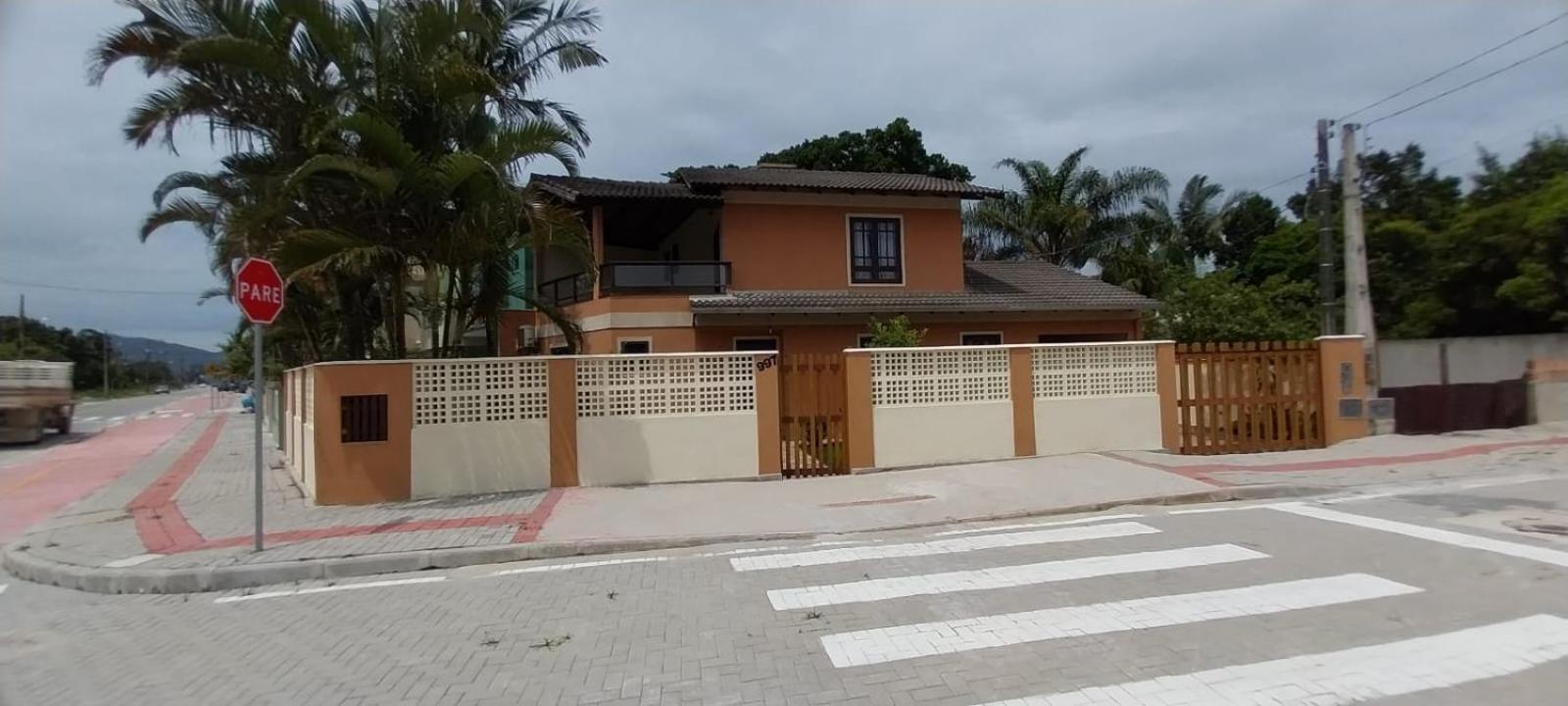 Casa no centro da praia de Mariscal perto do mercado e comércio em geral