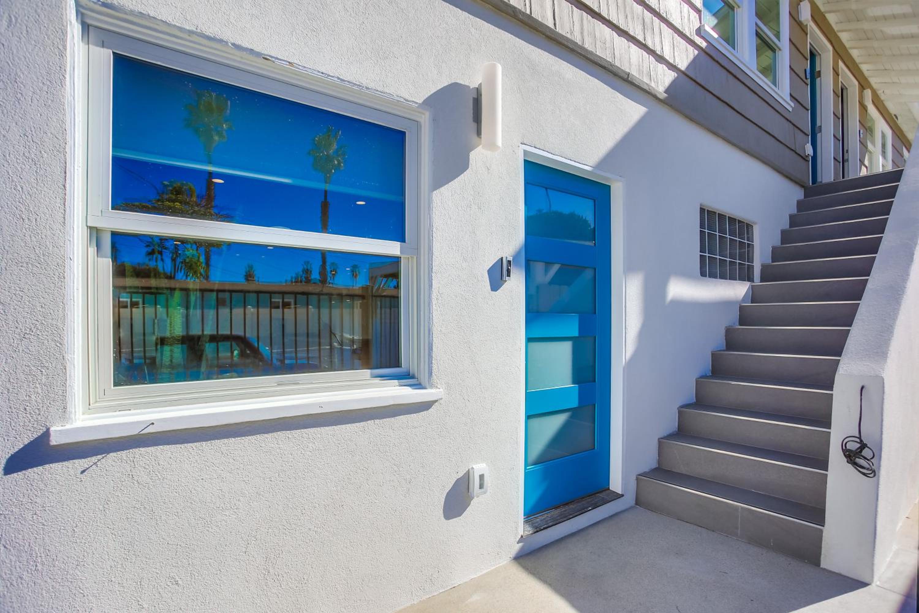 Newly Renovated 3BR Modern Apt in Heart of Ocean Beach view 3