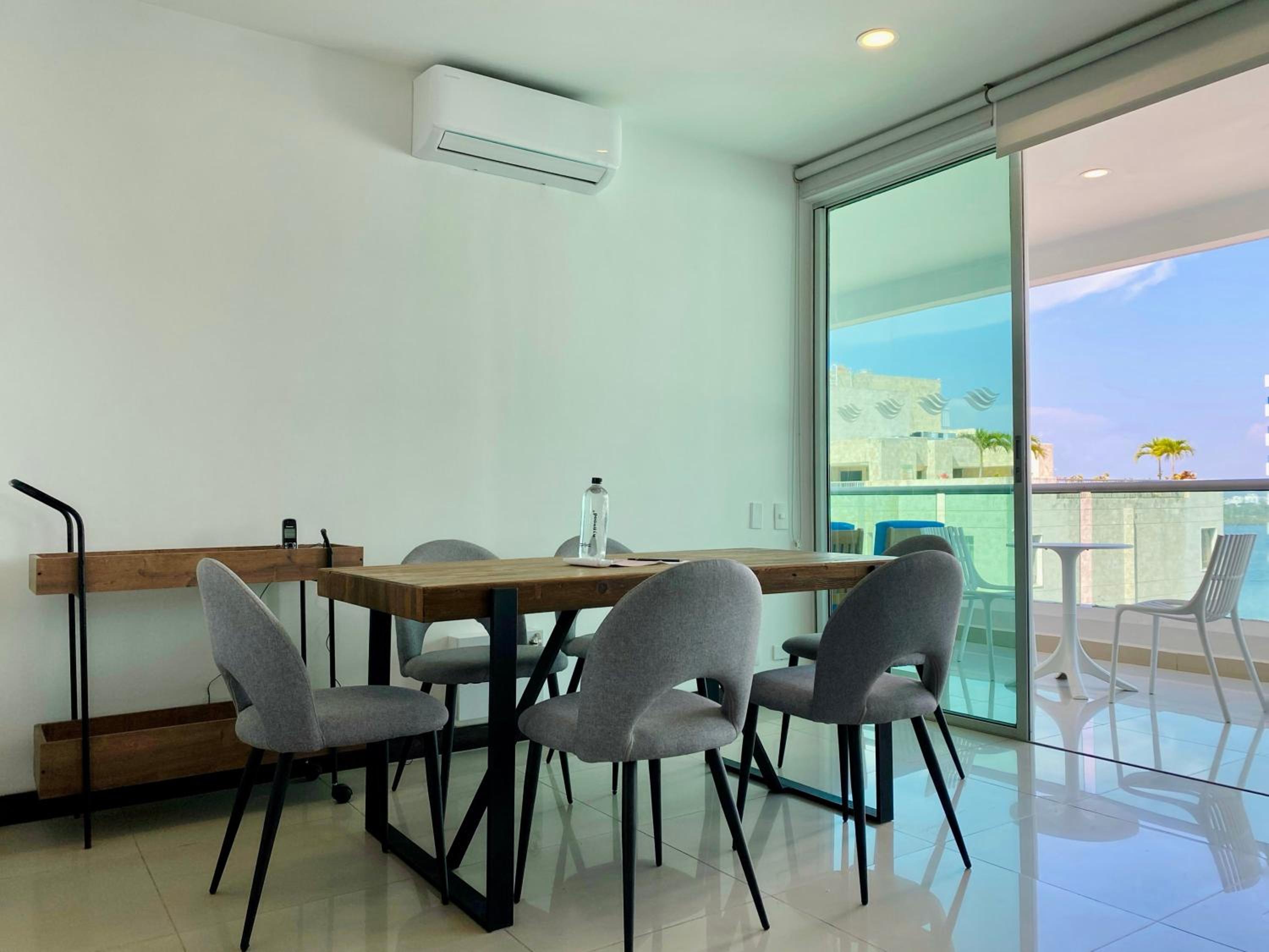 Wonderful 2BR with impressive view