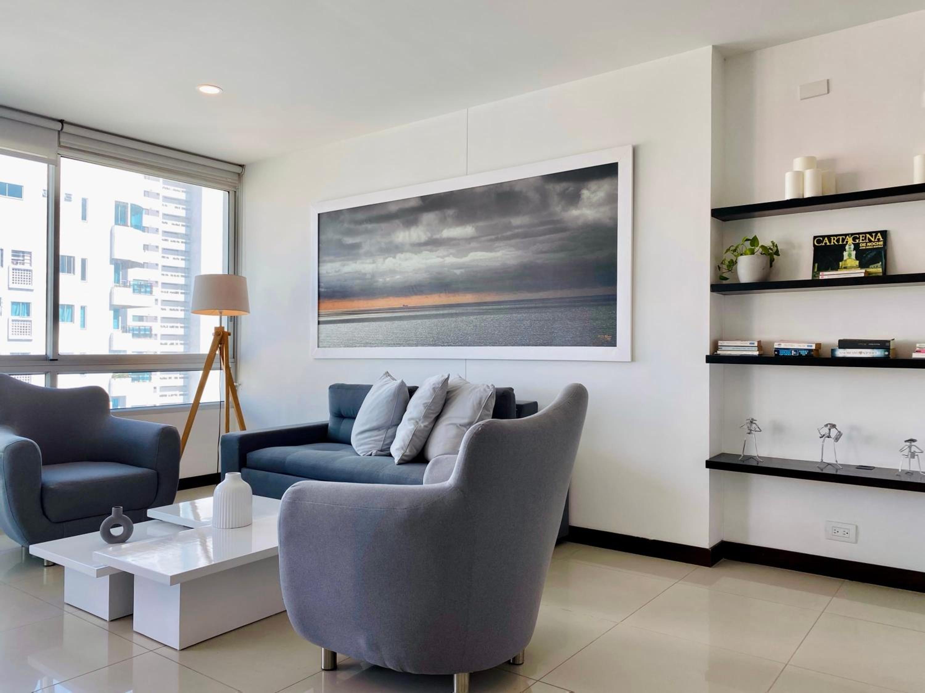 Wonderful 2BR with impressive view