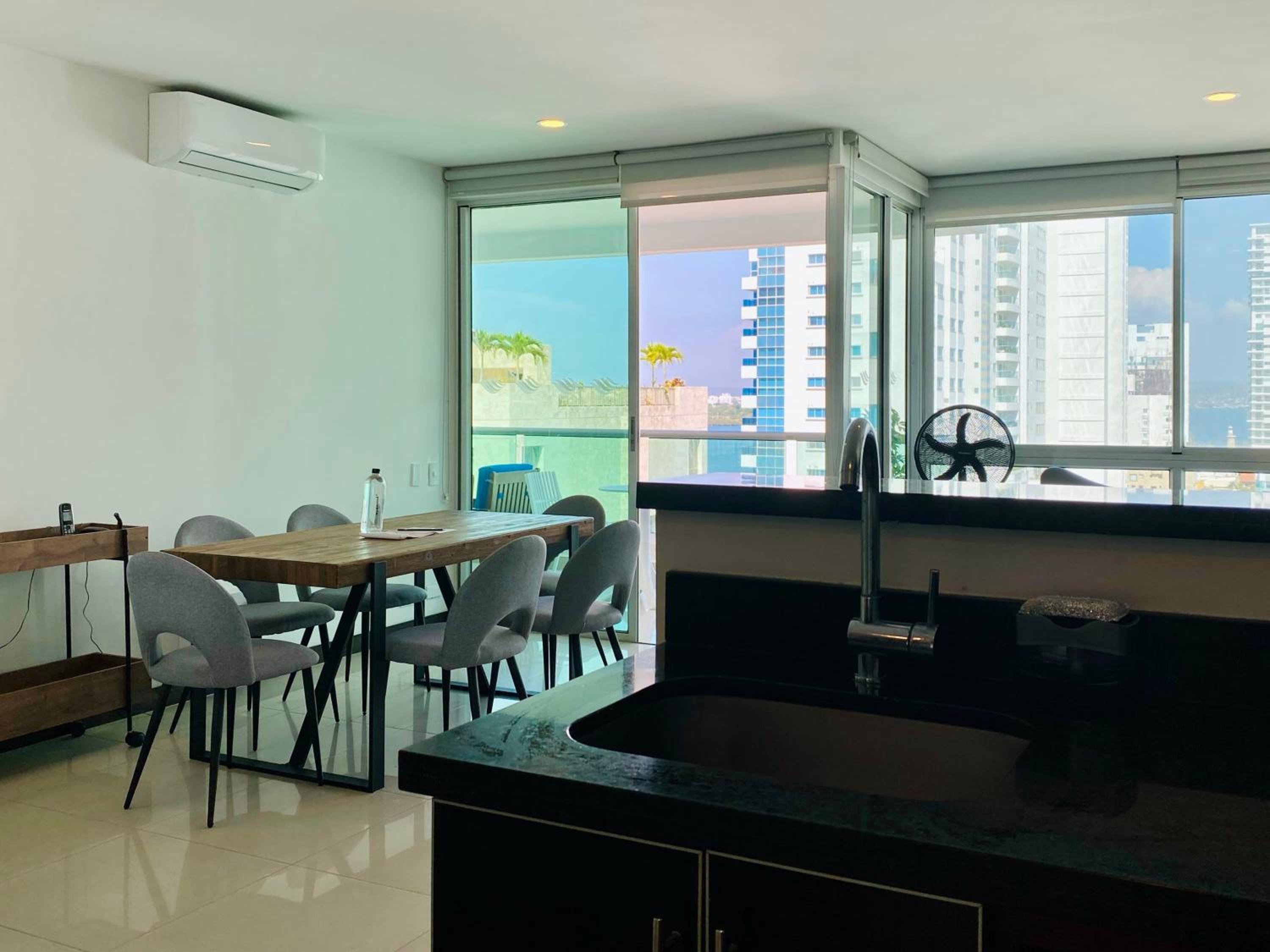 Wonderful 2BR with impressive view