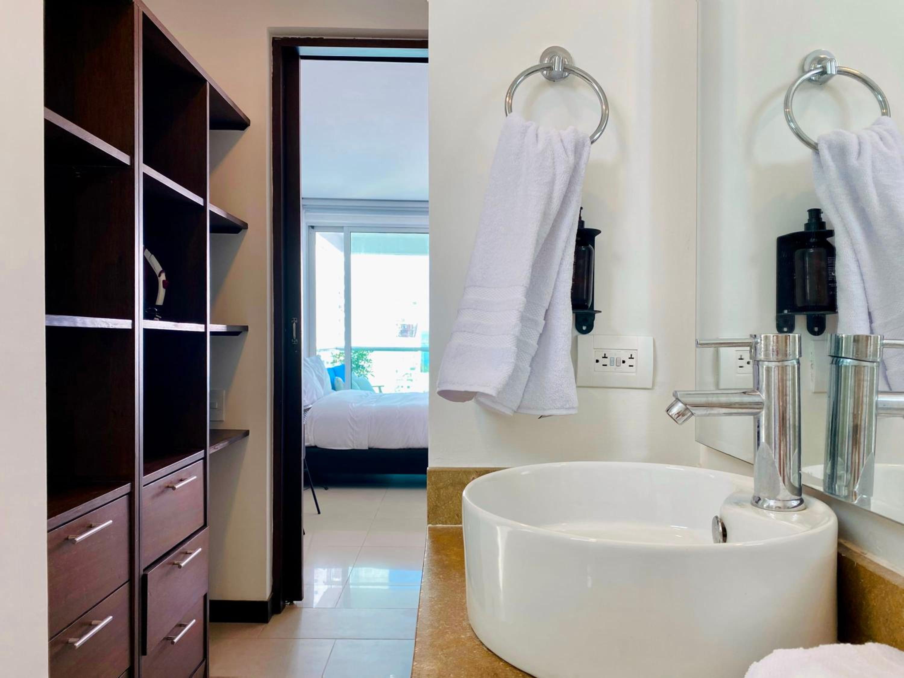 Wonderful 2BR with impressive view