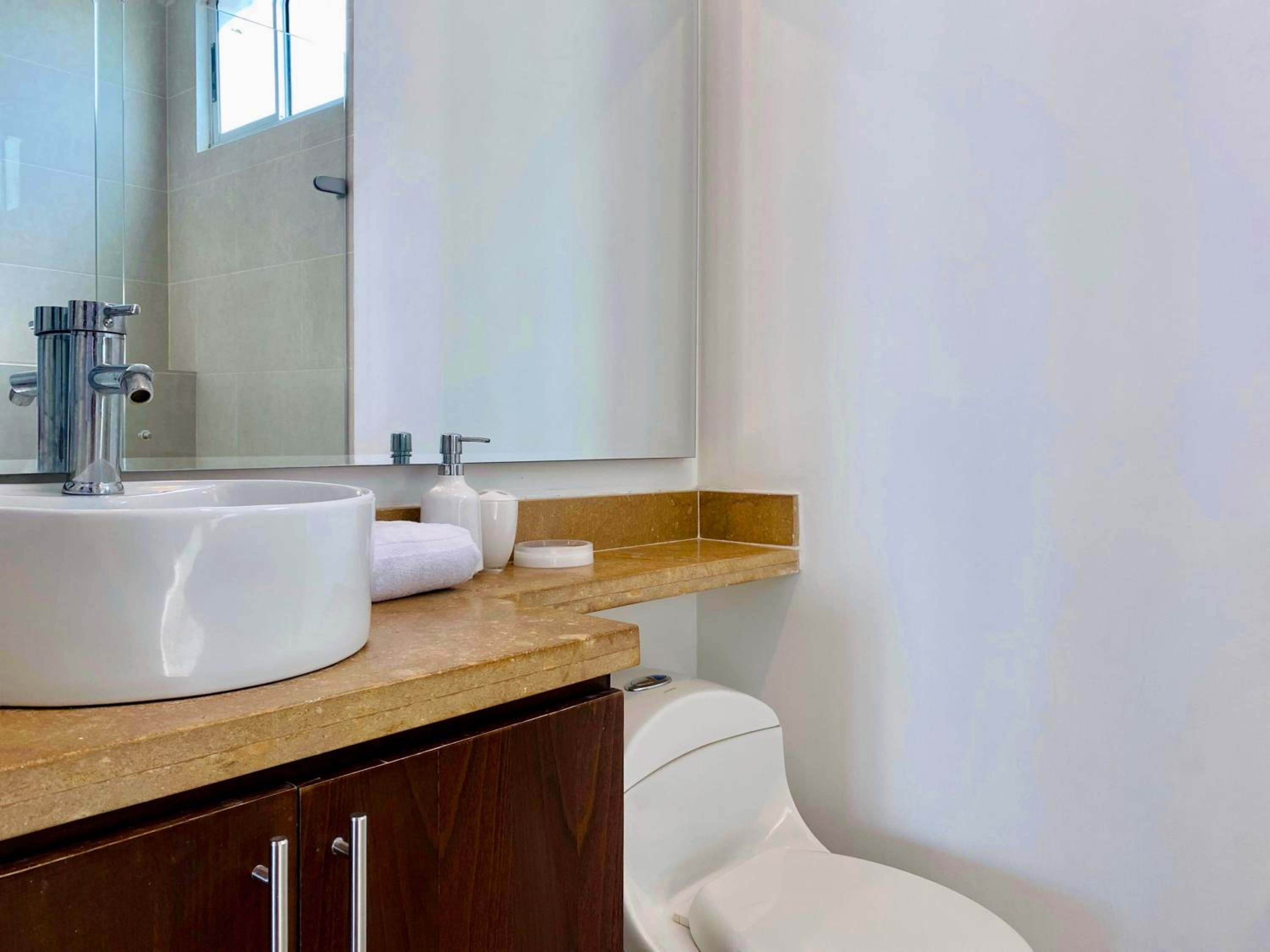 Wonderful 2BR with impressive view