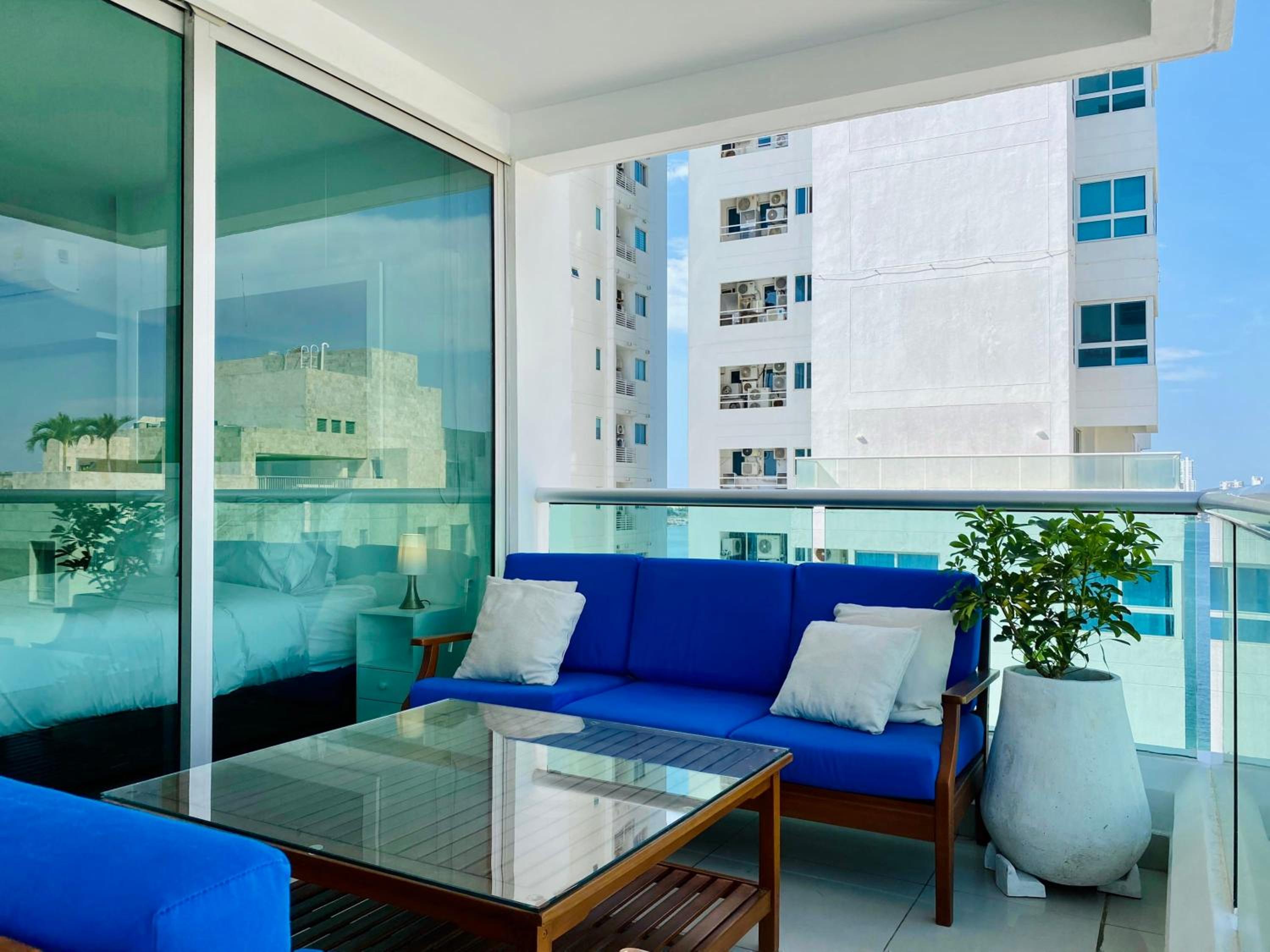 Wonderful 2BR with impressive view
