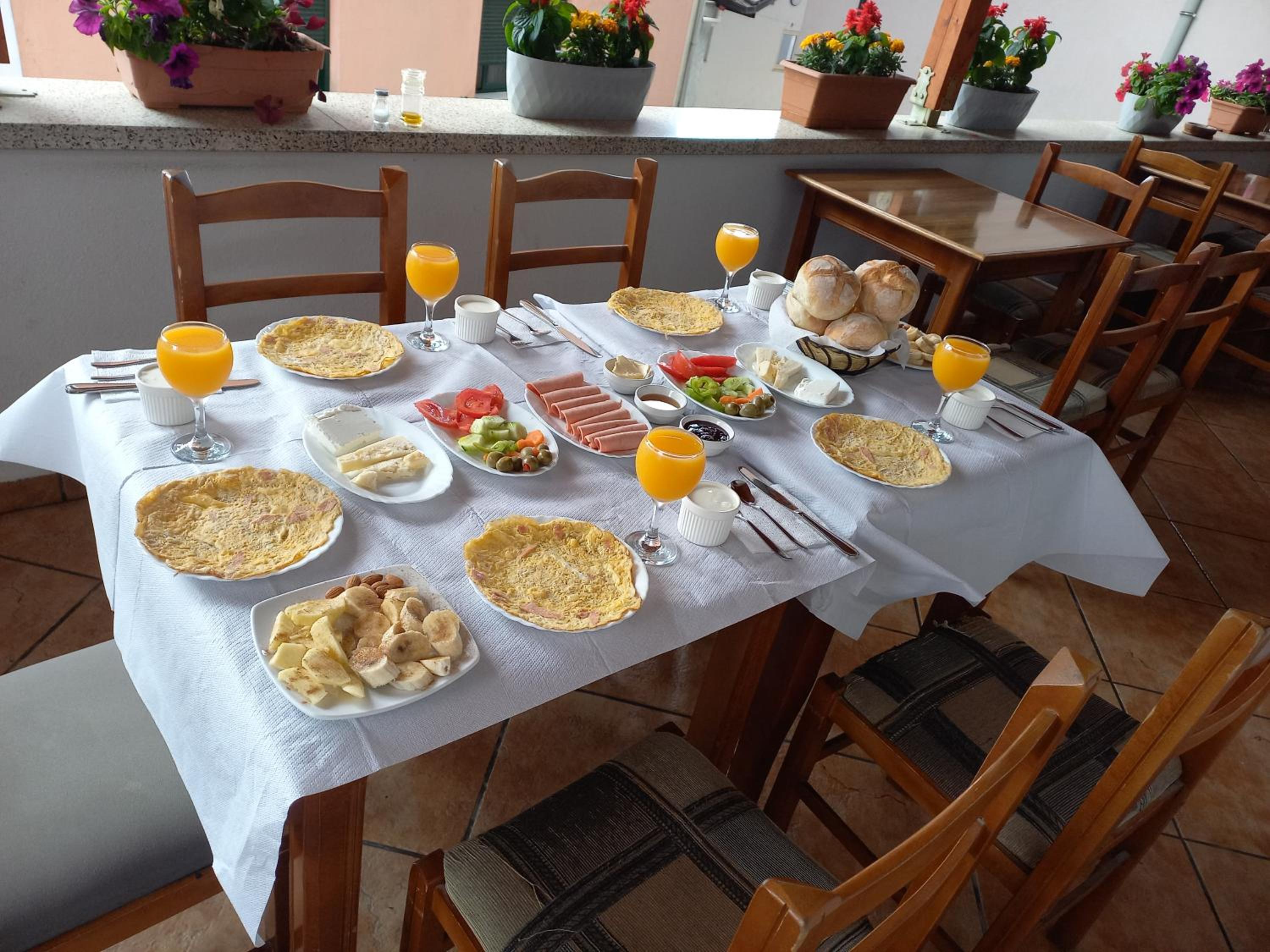 Vila HK is a cozy and welcoming house in the heart of Kruje It offers comfortable accommodation,free public parking nearby,and breakfast included,ensuring 