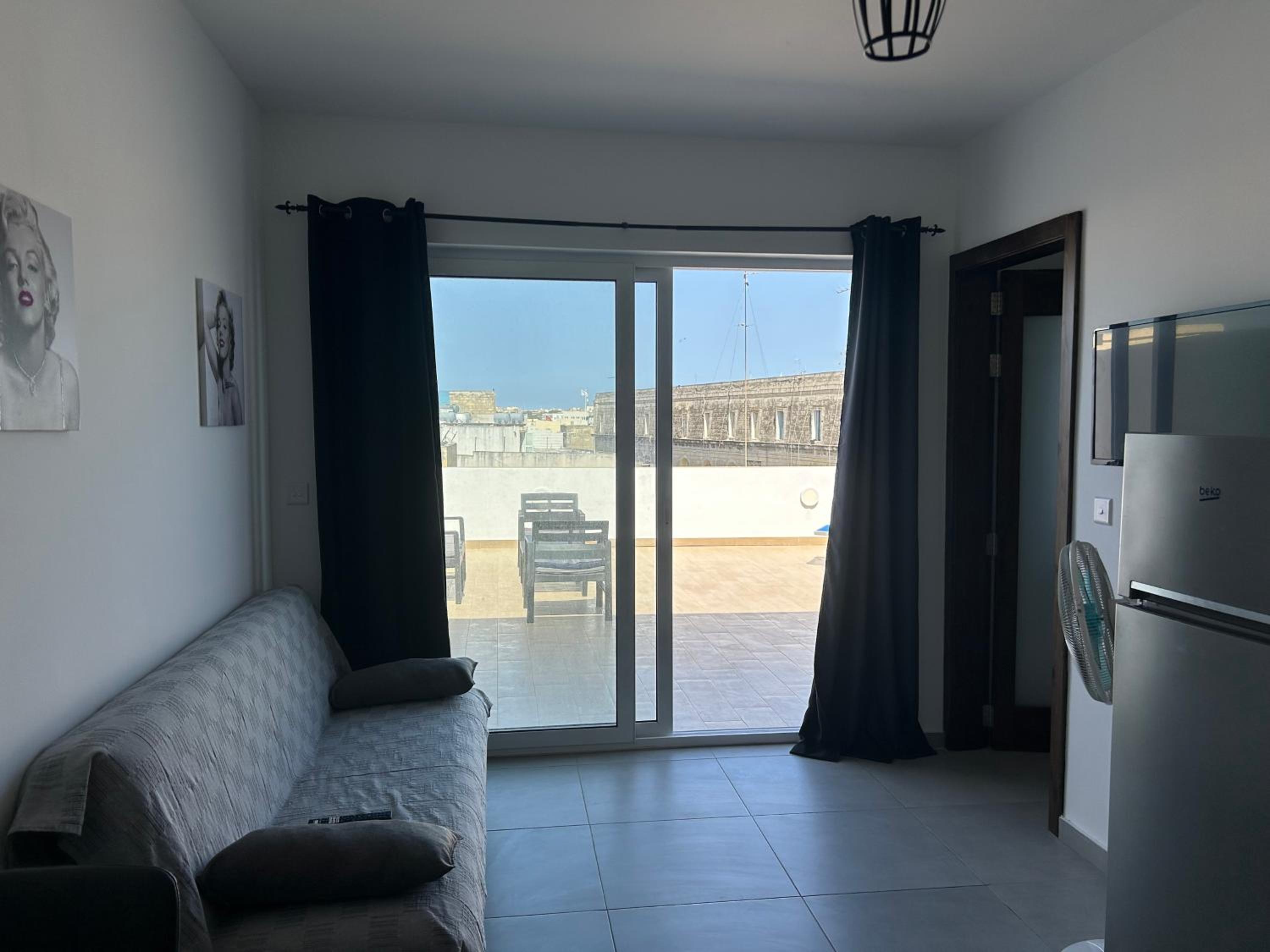 5B Luxury Apartment