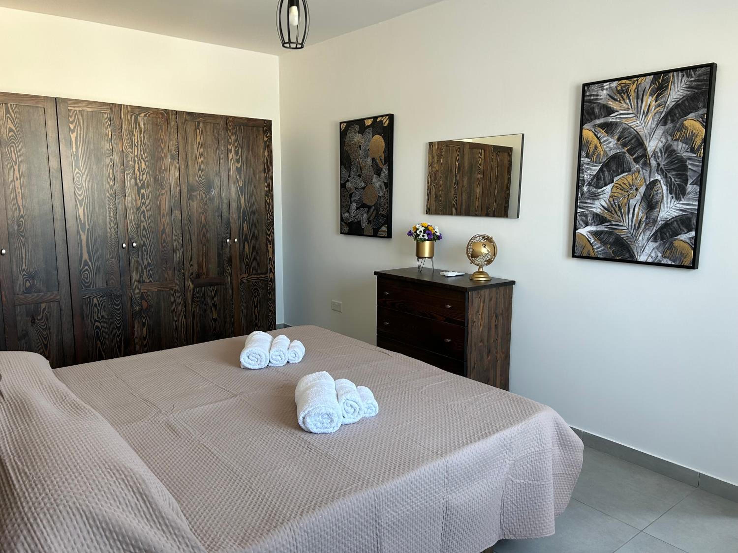 5B Luxury Apartment