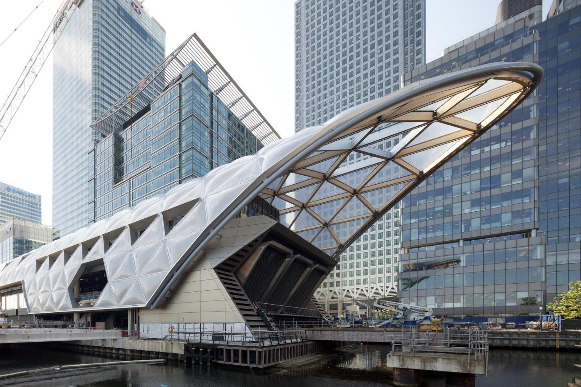 3Bed 2Bath Apartment with High Rise View London Canary Wharf
