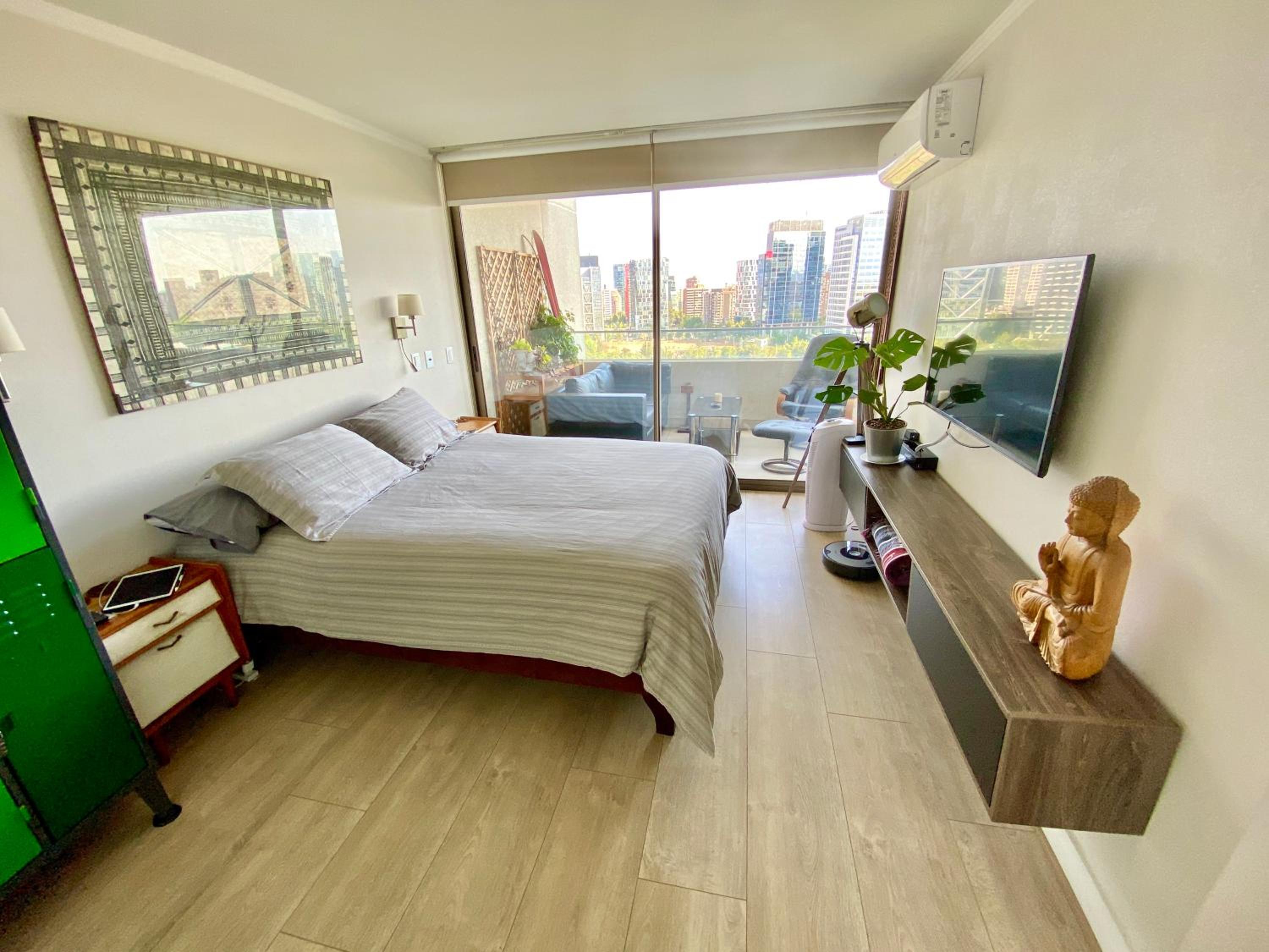 Departamento con gran vista a pasos de Parque Arauco
